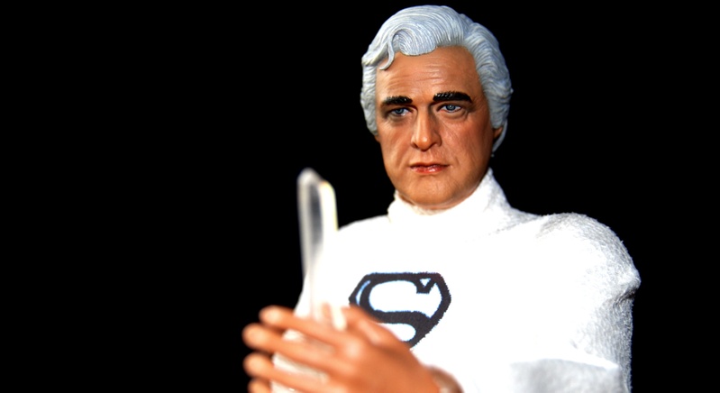 Hot Toys Marlon Brando Jor-el figure.