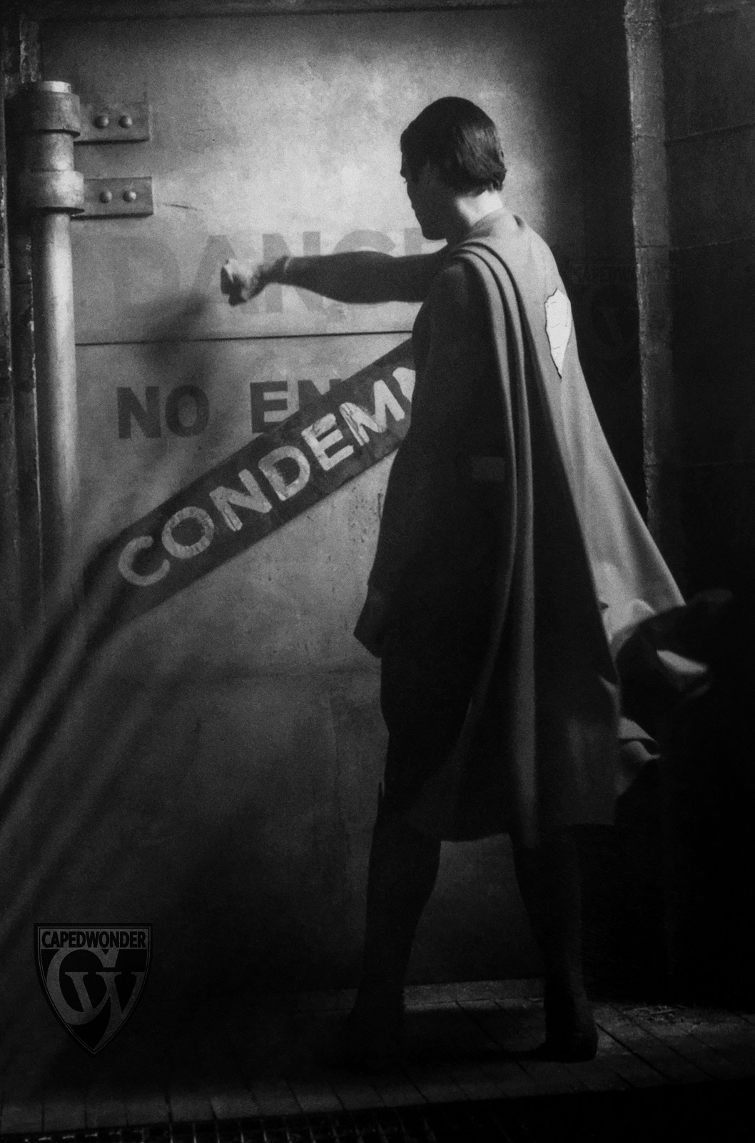 CW-CS-STM-Superman-lair-door-fist-1 CW-CS-STM-Superman-lair-door-fist-1