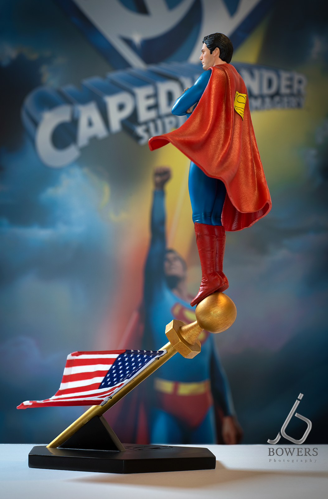CW-Iron-Studios-Reeve-Superman-flagpole-2