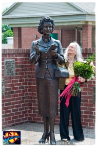 CW-Noel-Neill-statue-unveiling-01