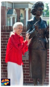 CW-Noel-Neill-statue-unveiling-08