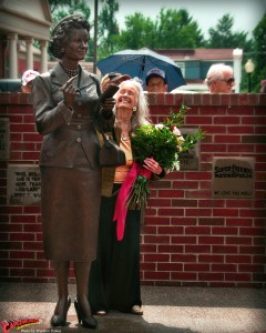 CW-Noel-Neill-statue-unveiling-15