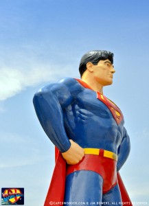 CapedWonder-Metropolis-Statue-2010-01